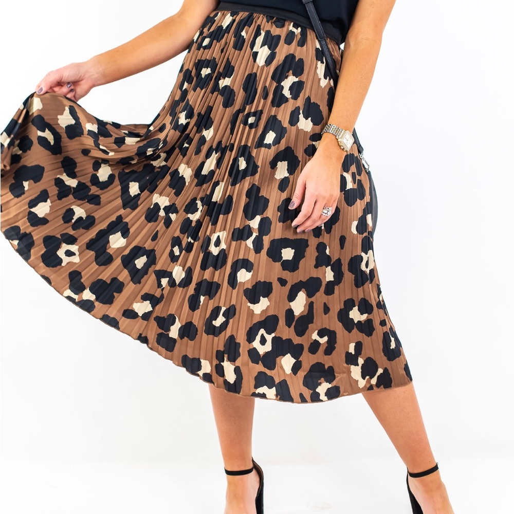 Worthington Cheetah Print Pleated Mid Length Skirt - Size M